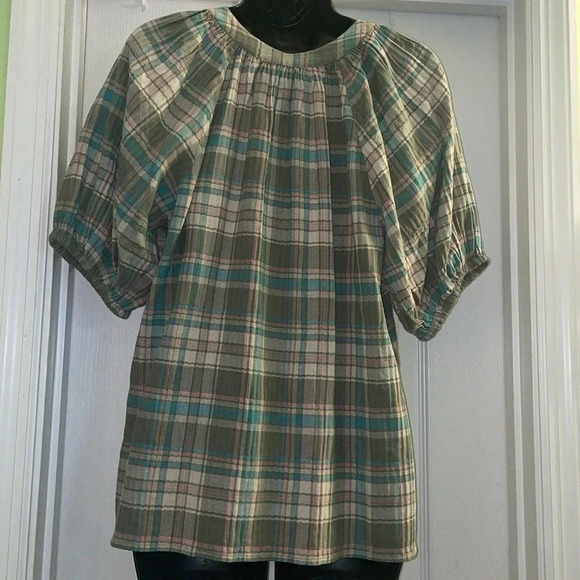 Loft beautiful multi colored top. - Picture 4 of 5